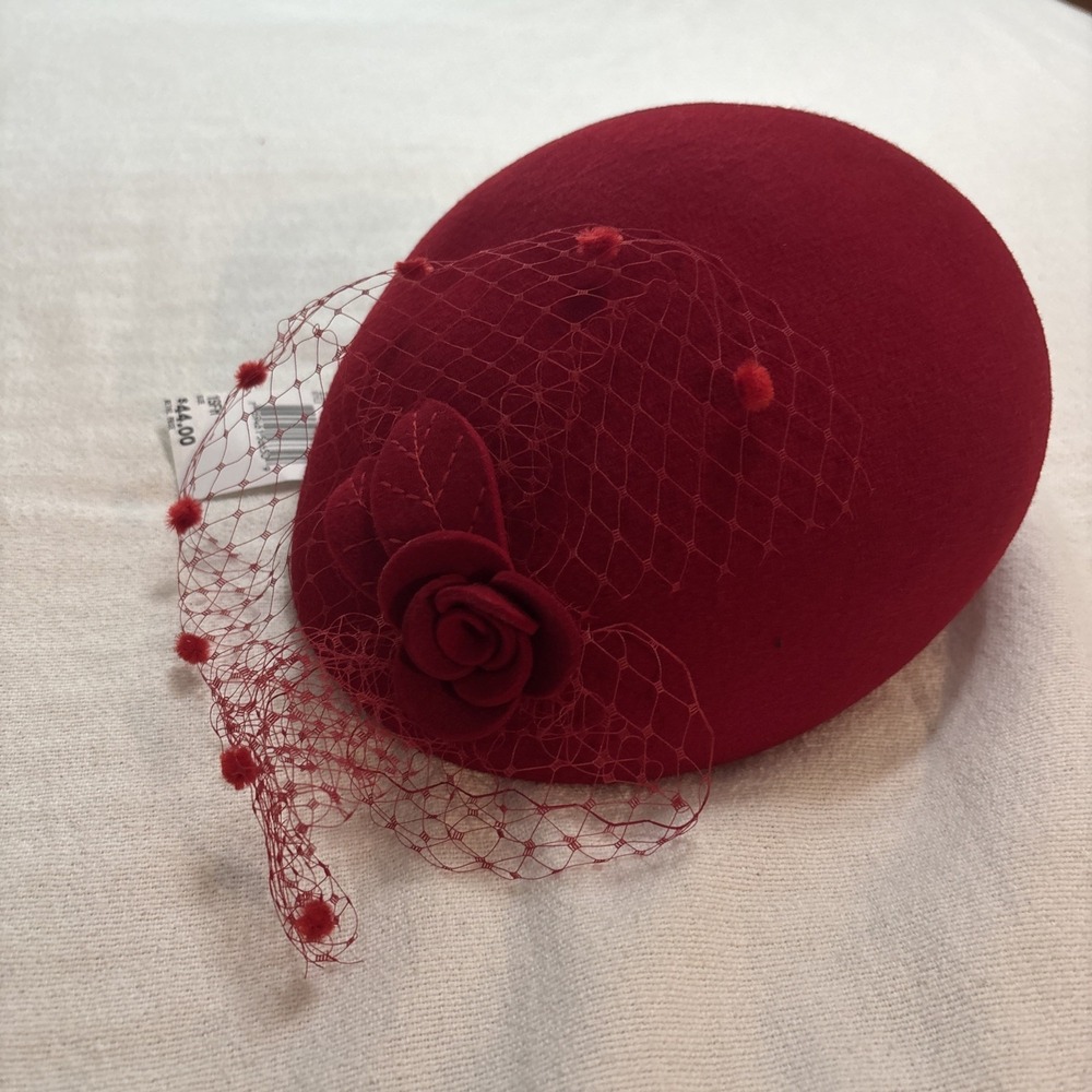 VTG Betmar New York Red Dome-shaped Pillbox/Cocktail Hat Birdcage Veil Wool NWT